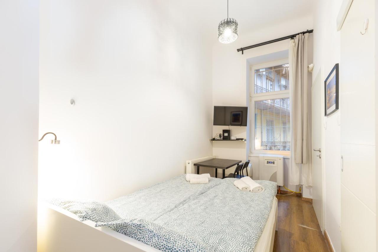 Apartment Nepszinhaz 16 Tiny